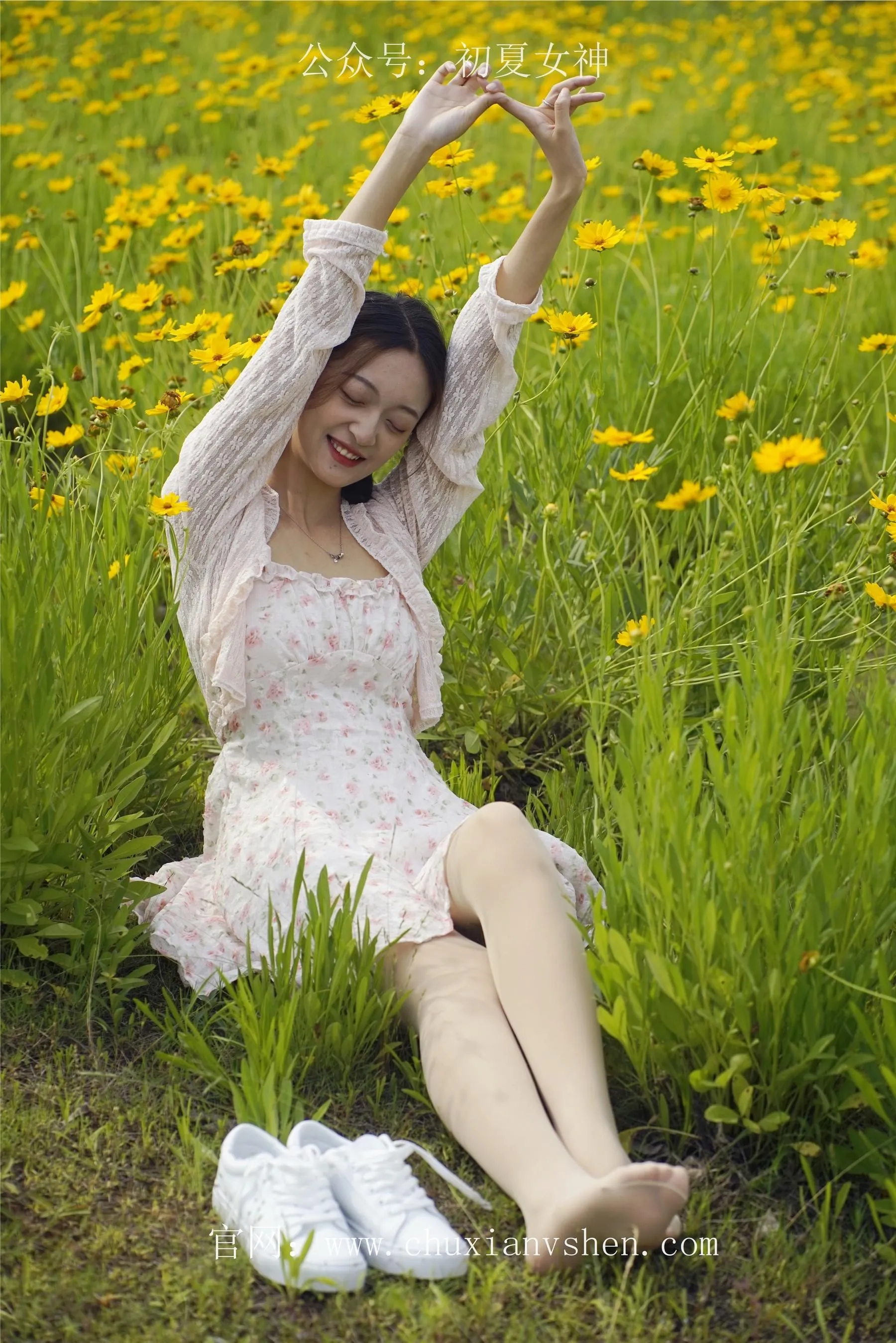 初夏女神 NO.070 依依 邻家女孩-风中少女 [122P]插图3